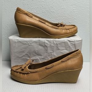 Sbicca Of California Slip On Wedges Loafers Shoes Size 8.5M Tan Lightweight